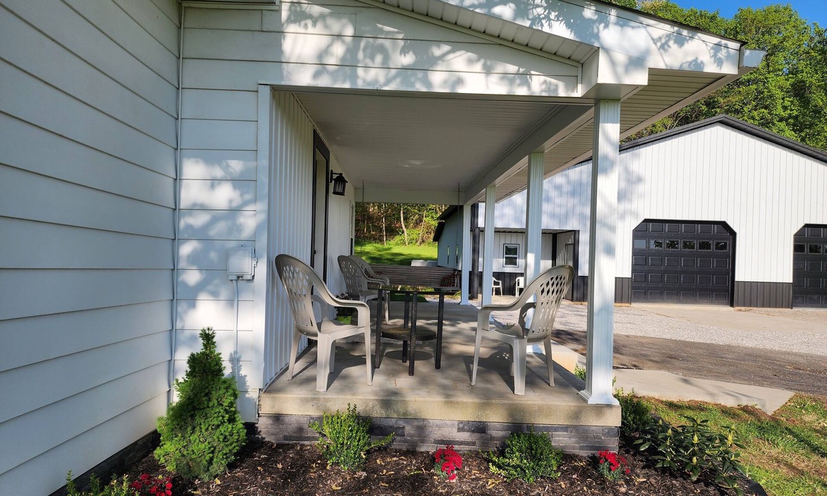 Depauw House | Beautiful Country Setting Welcome to Moberly Manor