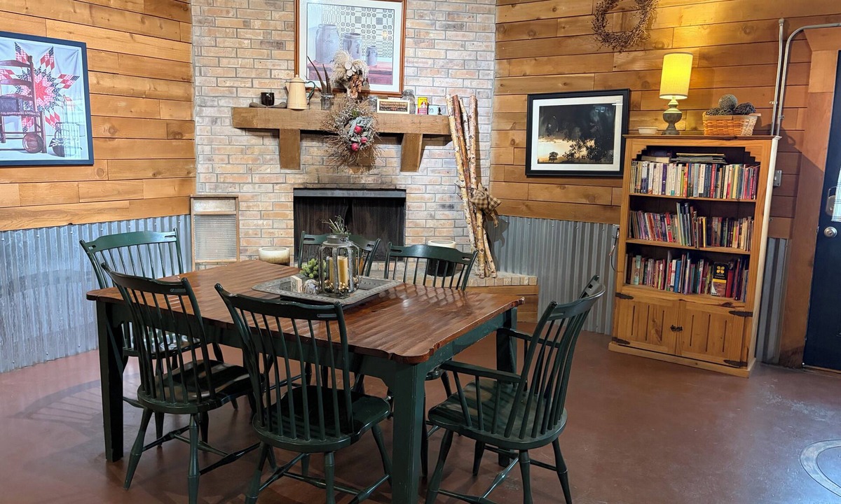Hartley County Cabin | Beautiful Country Shop Home/Cabin