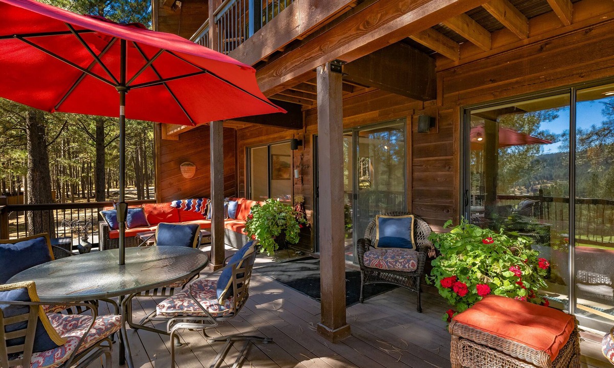 Angel Fire House | Beautiful, Huge Home on Golf Course and close to Ski Resort. Recently Renovated!
