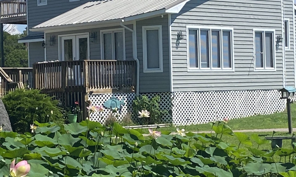 Emerald Isle House | Beautiful private beach house with access to sound