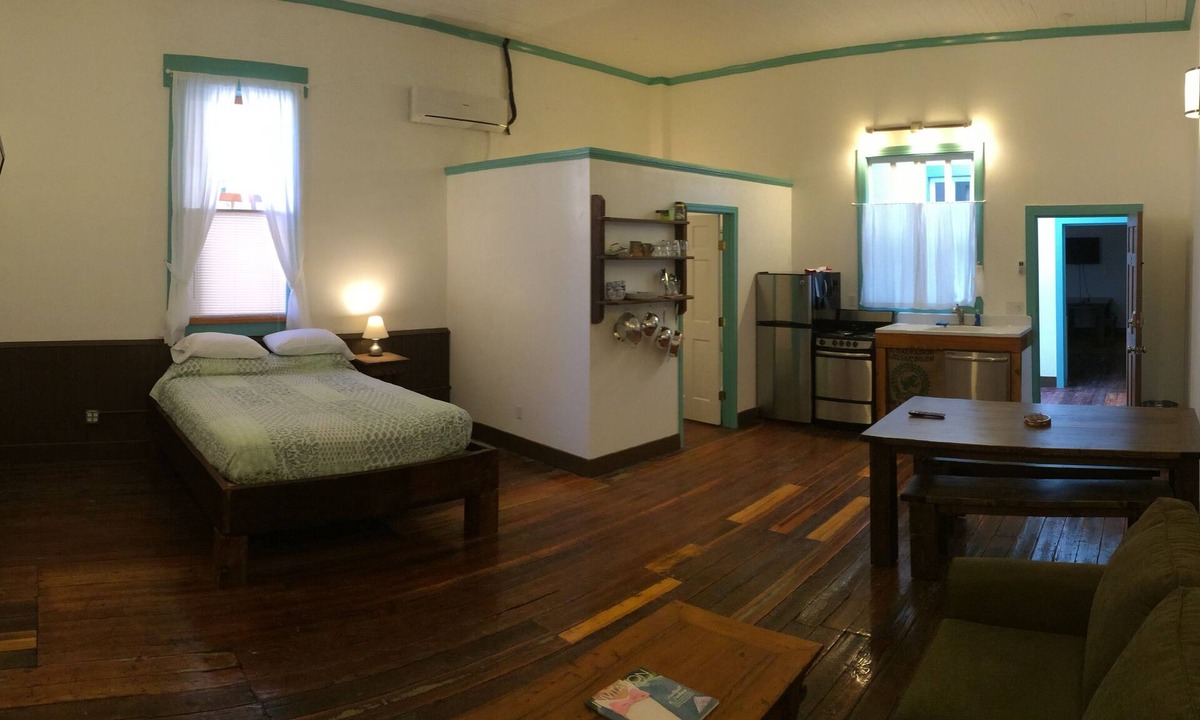 Water Valley Apartment | Blu-Buck Mercantile Hotel Apt. B