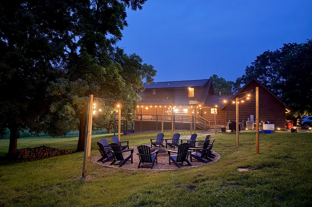 Frankfort Cabin | Bourbon Trail,Theater,HotTub,GameRm,FirePit,6acres