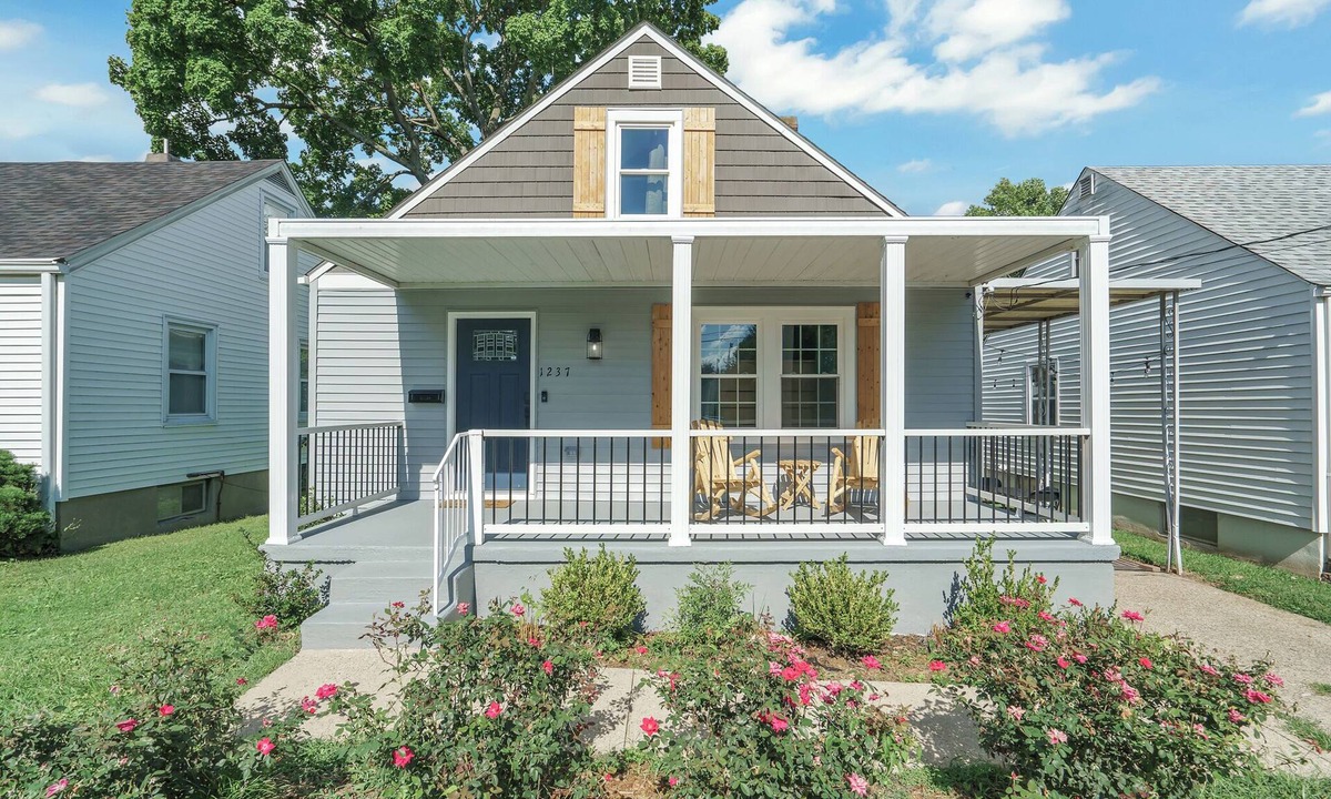 Schnitzelburg House | Bright Louisville Home Sleeps 6 w/Game Room