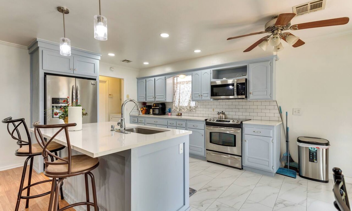 Edmond Cottage | Bring Your Pets! Family-friendly Escape in Edmond