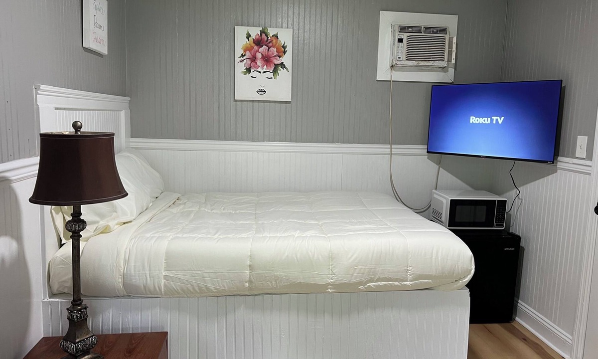 North Little Rock Apartment | Brooklyn's Tiny Apartment Pets Welcome No Fee