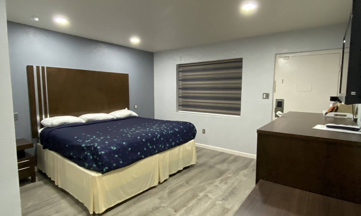 Artesia Hotel | Budget Inn