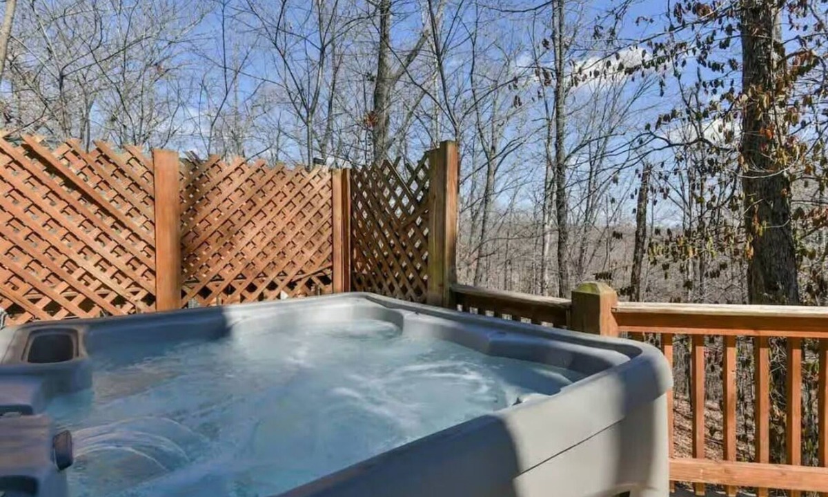 Branson Cedars Apartment | Cabin in Ridgedale with kitchen and balcony