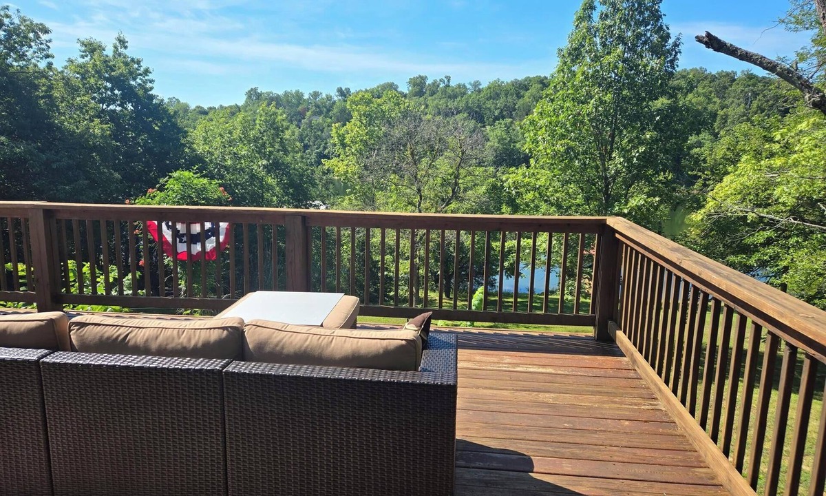 Shell Knob House | Camp Bob Table Rock Lake House -3 waterfront lots, easy walk down, close to town