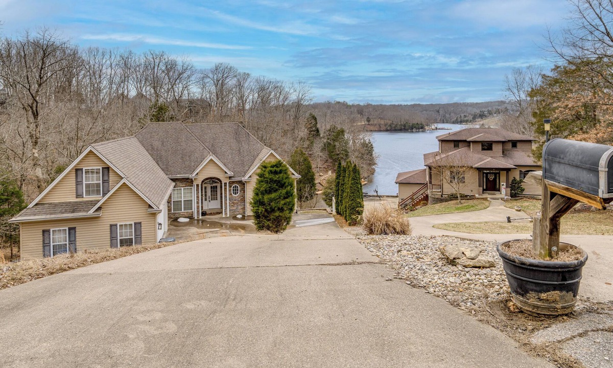 Brandenburg House | Canoe, Swim & Hike: Lakefront Brandenburg Home!