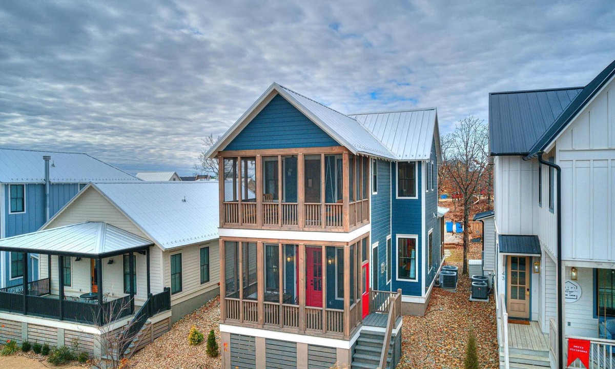 Eufaula House | Carlton Landing- Wrigley Retreat