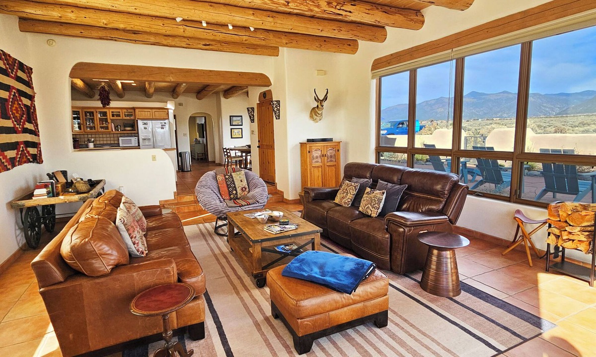 El Prado House | Casa del Gavilan panoramic view patio hot tub wireless wifi fireplace