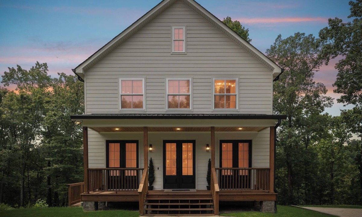 Smithville House | Center Hill Lake cabin w/hot tub. 5 mins to Pates Ford Marina