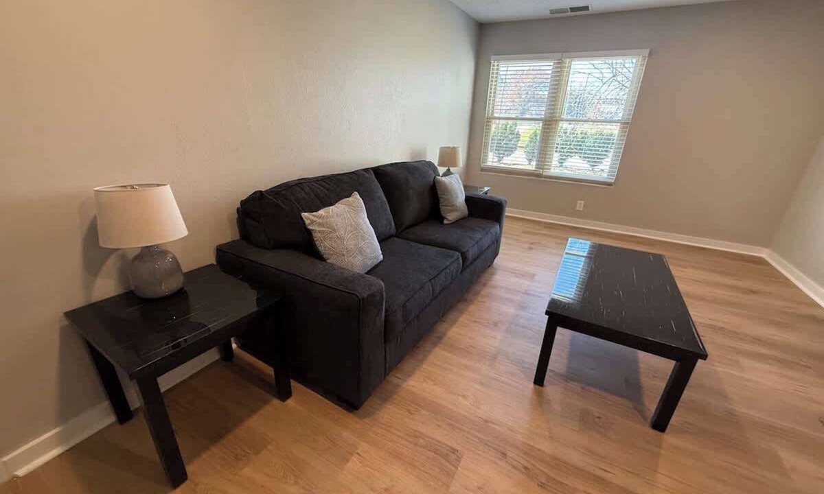 South Central Omaha Apartment | Central Apartment w/Free Parking & Fast WiFi
