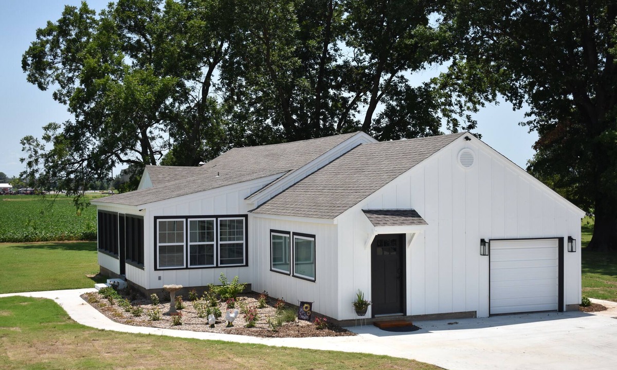Fort Gibson Other | Charming 2-bedroom farmhouse in marvelous Fort Gibson with all new amenities