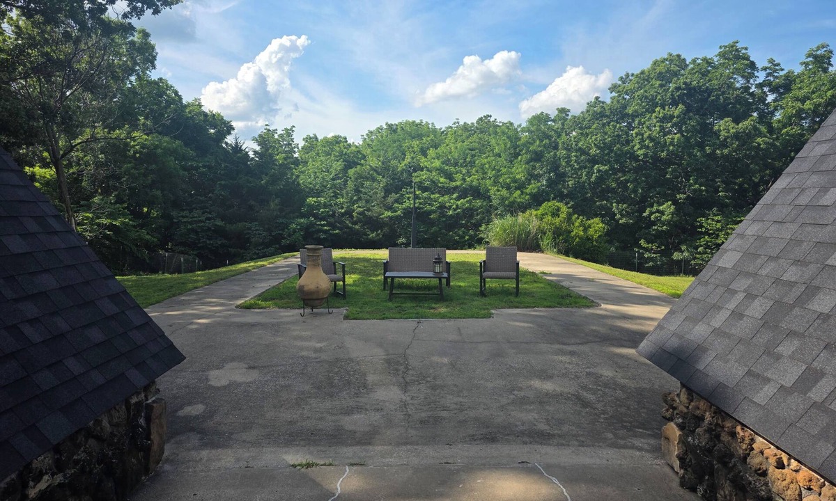 Bolivar Cottage | Charming 3-bedroom cottage in Bolivar with cool AC breeze