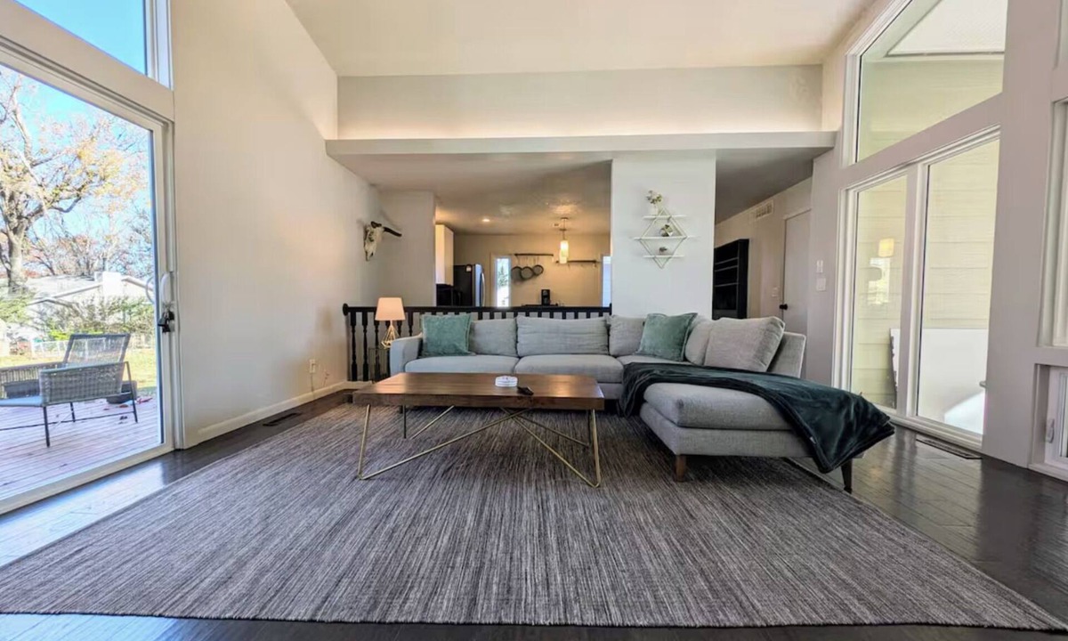 Manhattan House | Charming 3-bedroom house CLOSE TO STADIUM - Manhattan