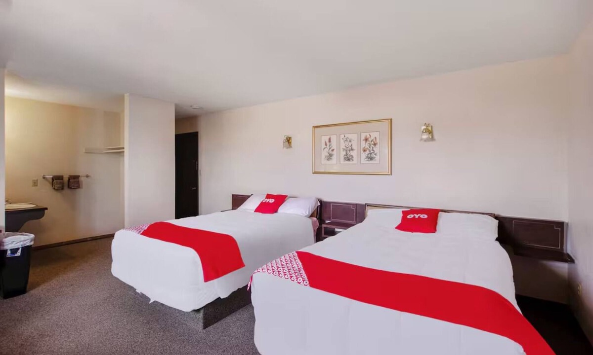 Cheyenne Wells Hotel | Charming 3 Rooms for Long Drive Rest + Easy Highway Access
