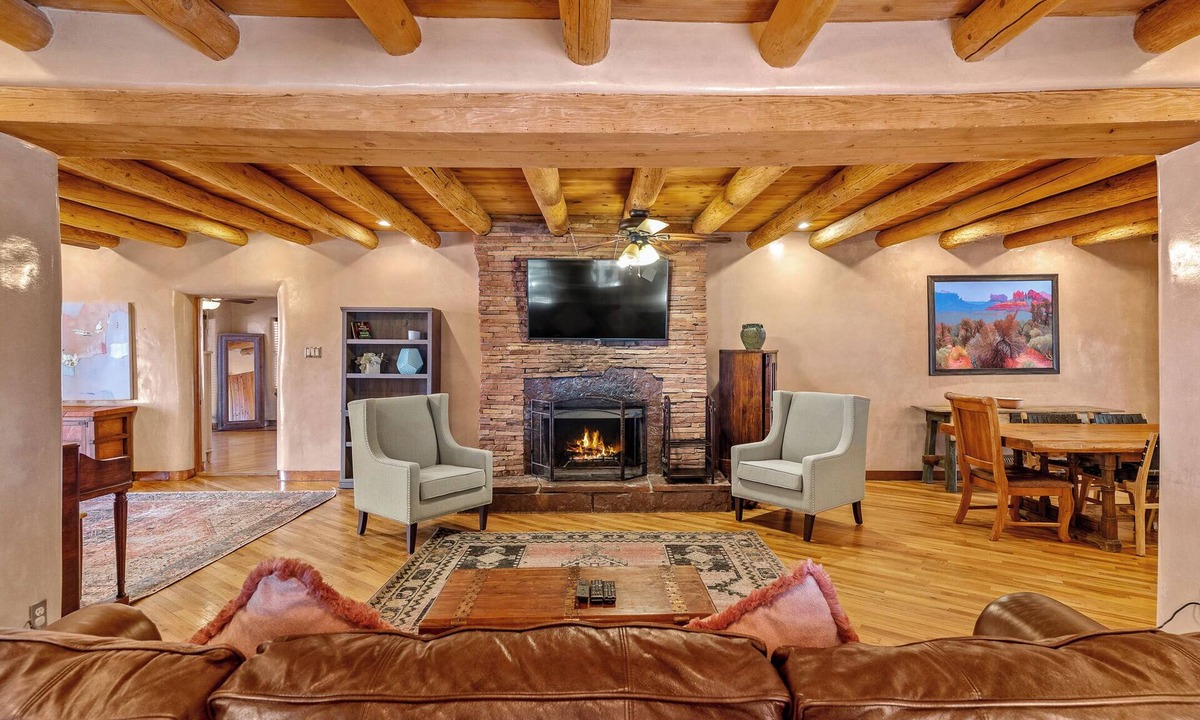 Tesuque House | Charming 4-bedroom house on lush compound in the foothills of Santa Fe
