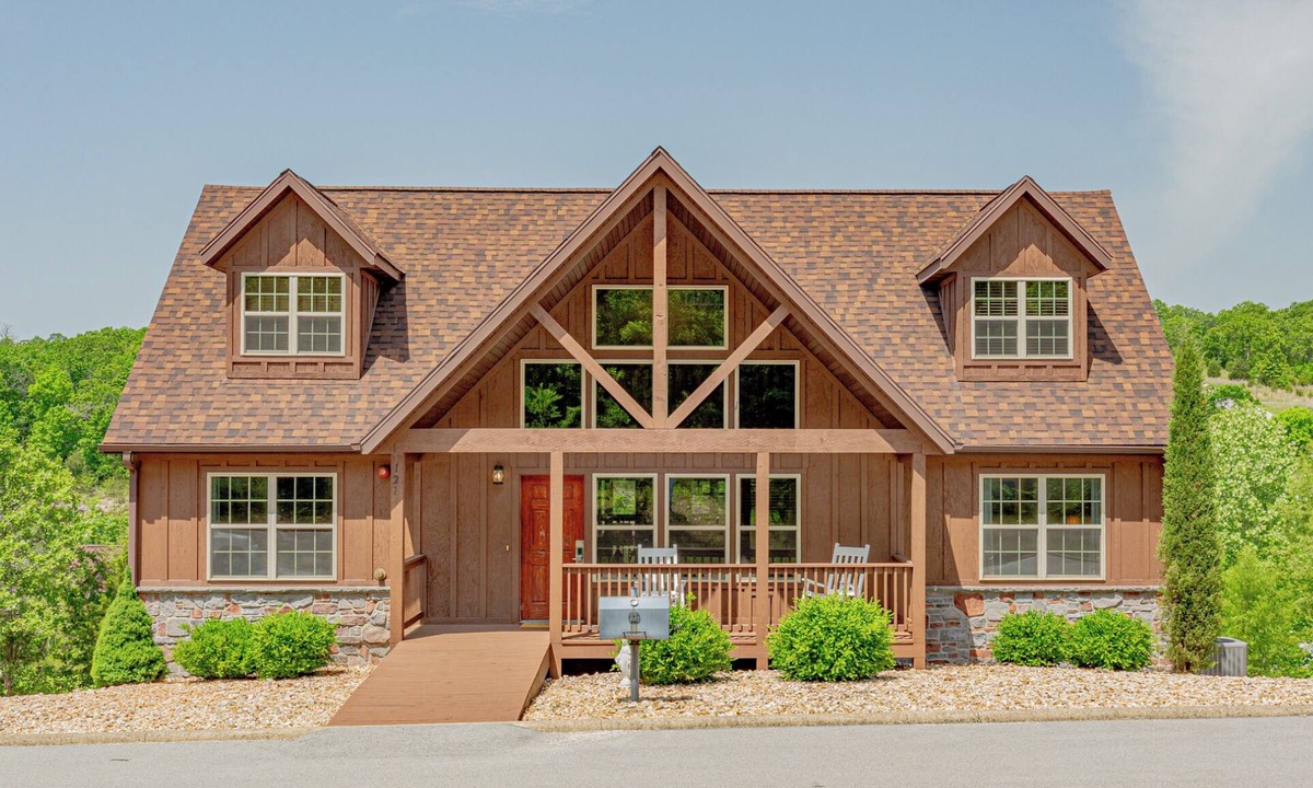 Reeds Spring Cabin | Charming 4-bedroom lodge with lots of amenities in Branson