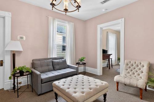 Clifton Apartment | Charming Apartment in bustling Clifton & Crescent Hill
