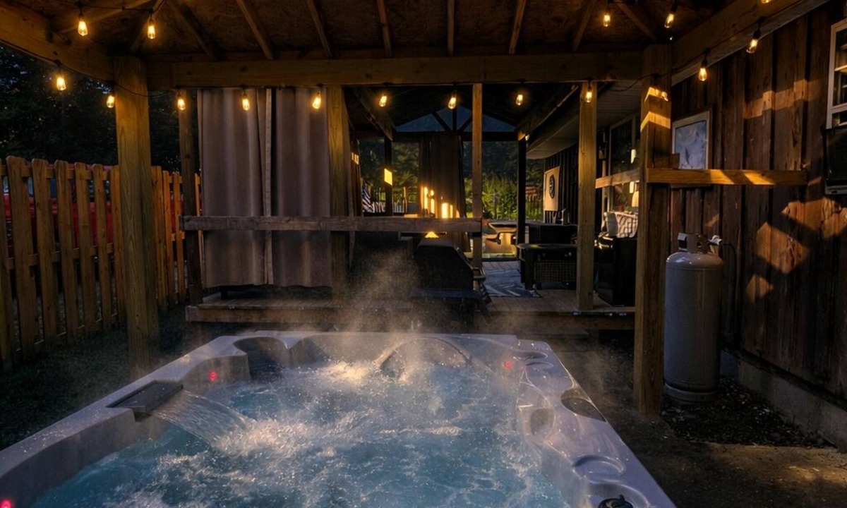 Corbin Cabin | Charming cabin retreat: cozy, scenic, and perfect for a relaxing getaway!