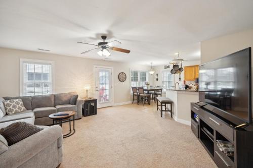 Elizabeth City House | Charming Family Retreat with Spacious Yard home