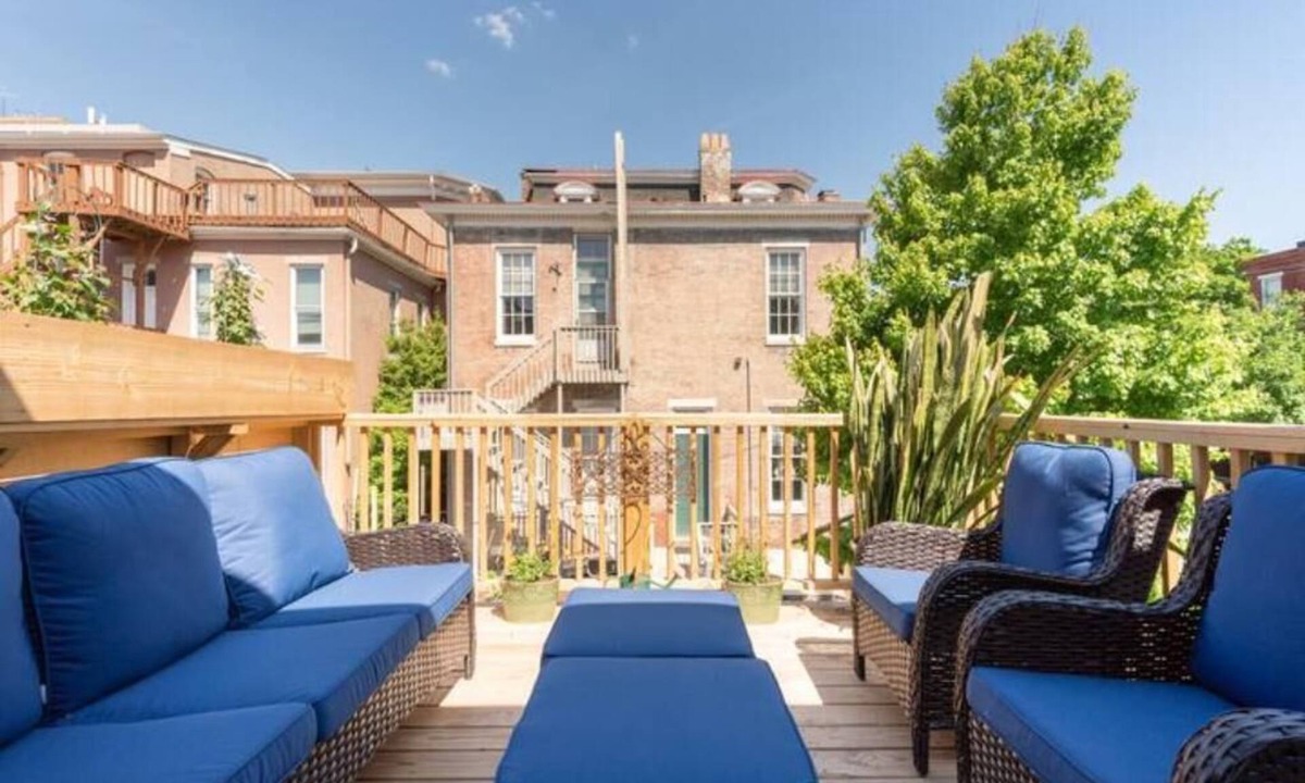 Old Louisville House | Charming Historic Carriage House close to downtown and Churchill Downs