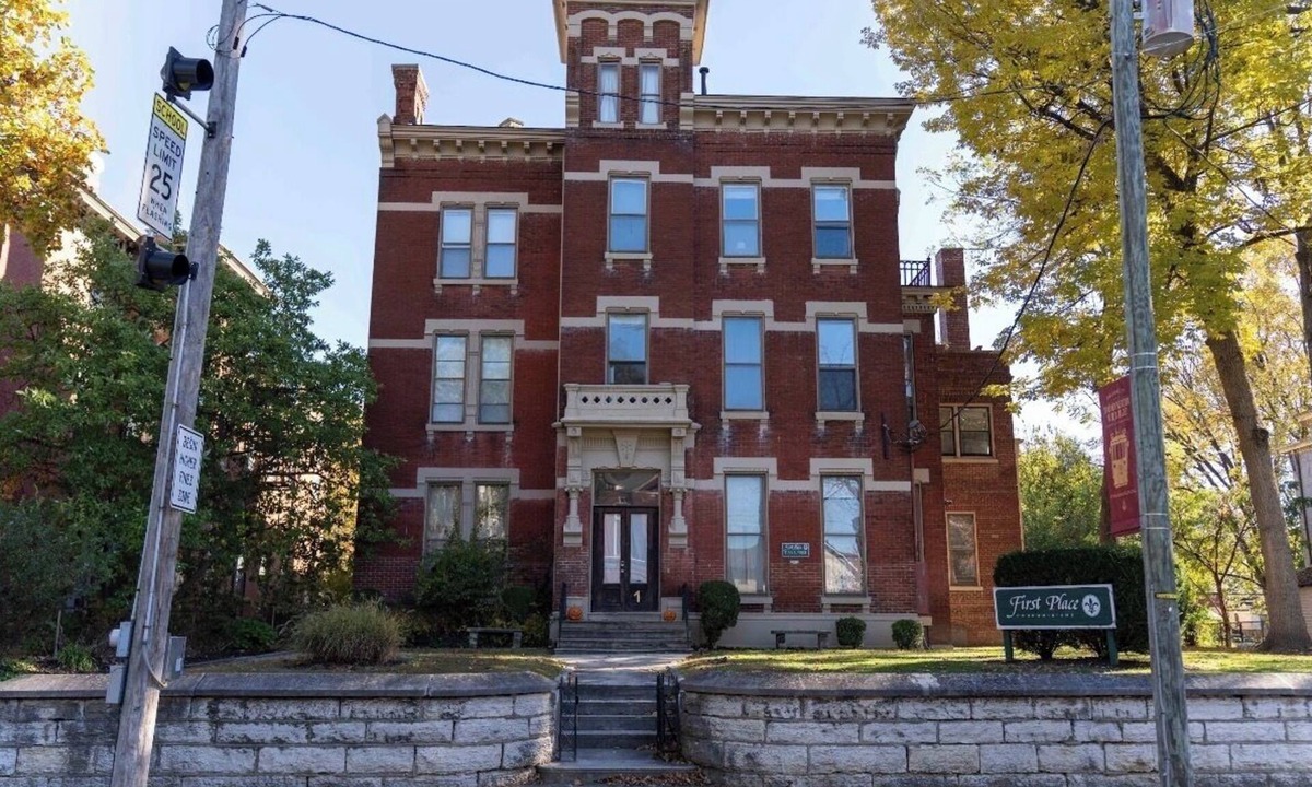 Old Louisville Condo | Charming Old Louisville Escape Close to Downtown