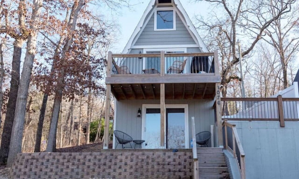 Lampe Ski Chalet | Cheerful 3 Bedroom Swiss Chalet at Table Rock Lake