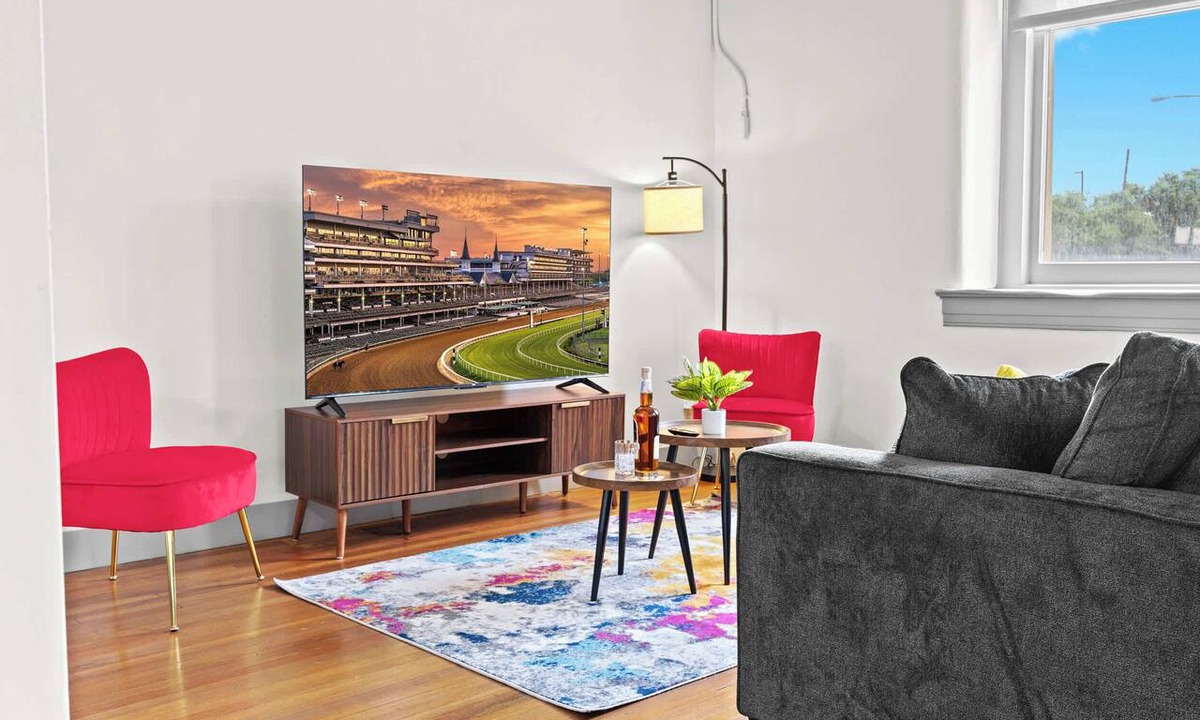 Downtown Louisville Apartment | Chic & comfy unit in Louisville's Medical District