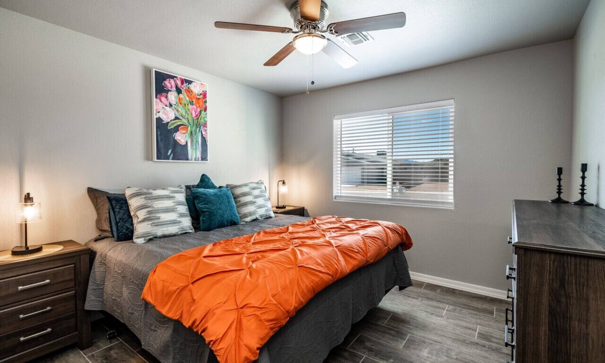 Kingman Villa | Chic duplex retreat in Central Kingman!