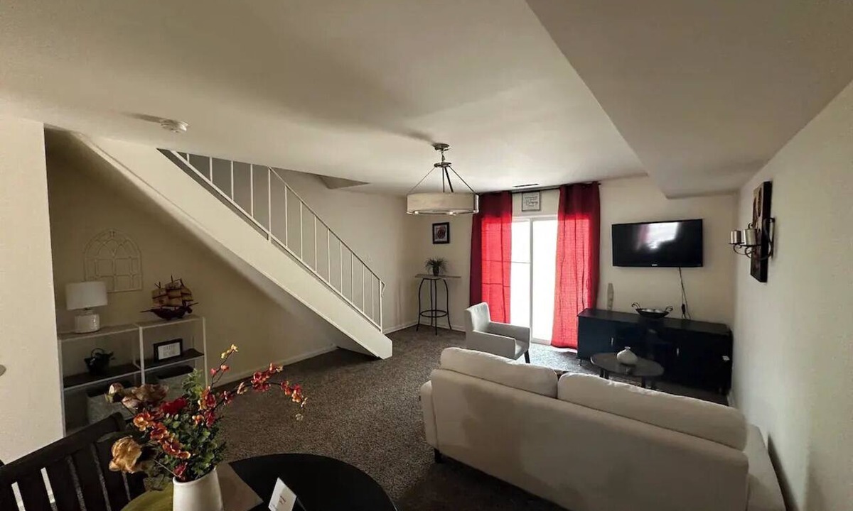 Memphis Condo | Clean, spacious Condo, Weekly Rental Discounts