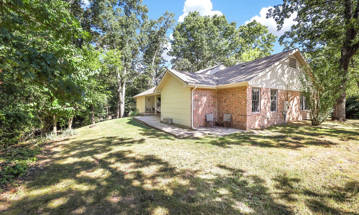 Bella Vista House | Close to Trails+3BR Retreat+Sleeps 10+Bunk Room
