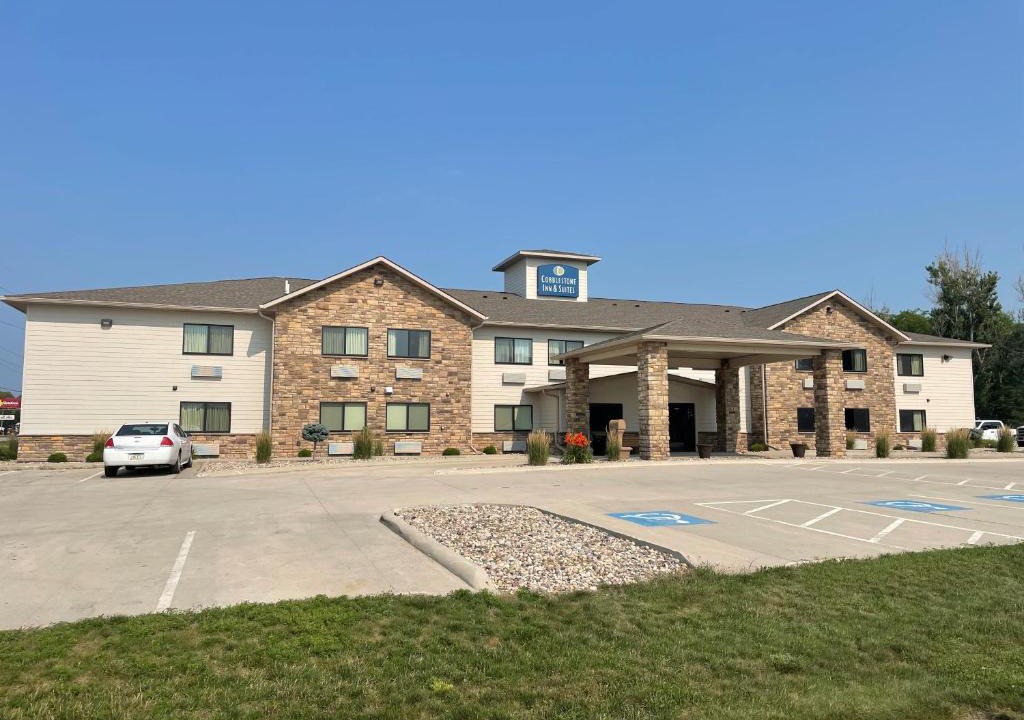 Clarion Hotel | Cobblestone Inn & Suites - Clarion