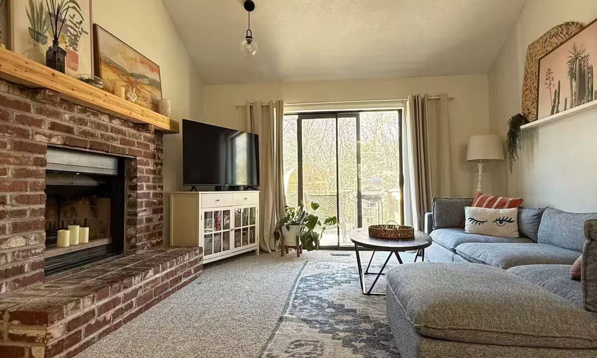 Shawnee House | Come stay at this boho retreat after exploring what Kansas City has to offer.