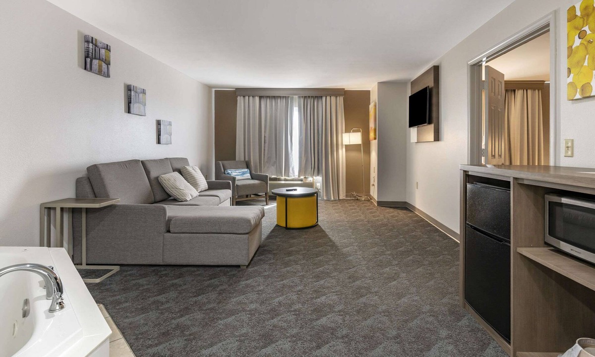 Shelbyville Hotel | Comfort Inn & Suites Shelbyville
