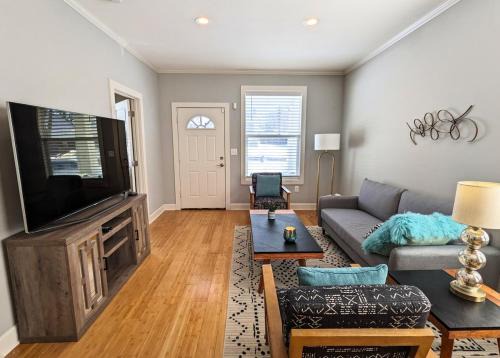 Rosedale House | Comfy and Close to KU Med, Plaza