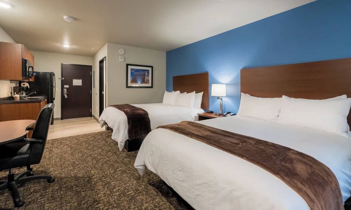 Altoona Hotel | Convenient Pet-Friendly Stay l 4 Budget-friendly Rooms w/Kitchenette