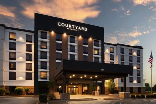 Highland Park Hotel | Courtyard Louisville Airport