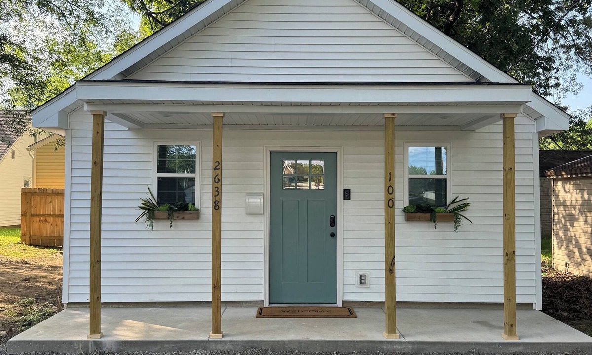 Paducah Apartment | Cozy 1-bedroom studio home, in unit laundry, pet friendly, private parking