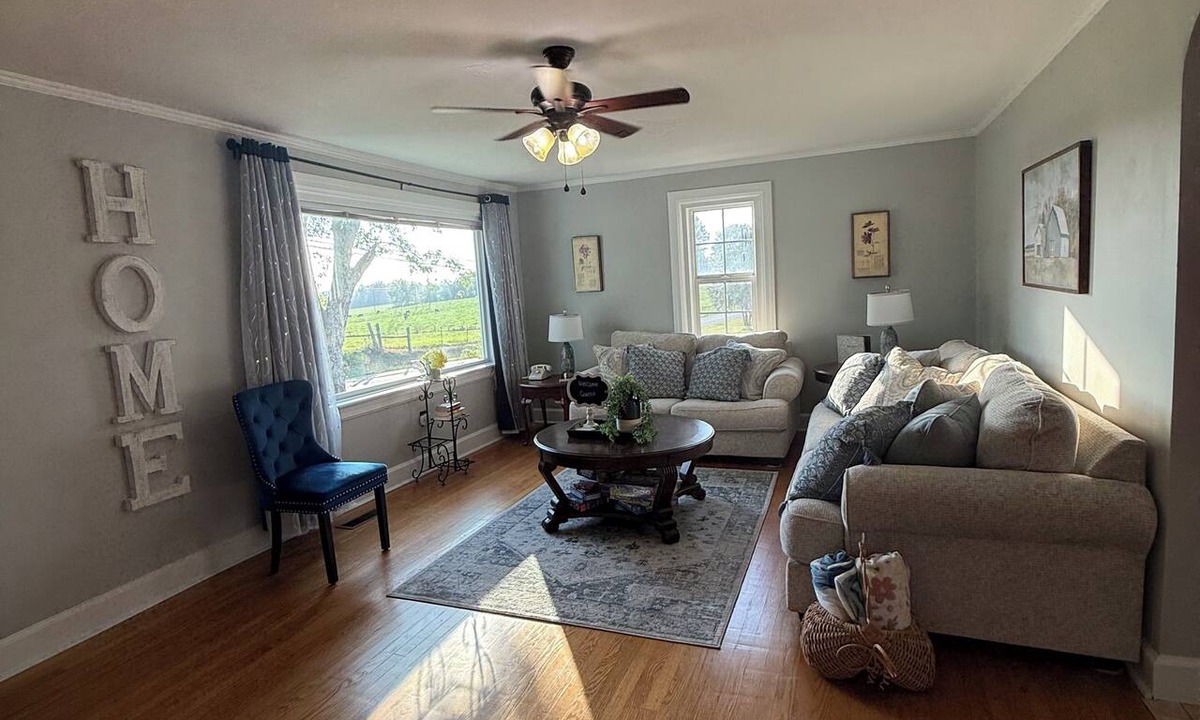 Baxter House | Cozy 2-bedroom farmhouse in tranquil Baxter