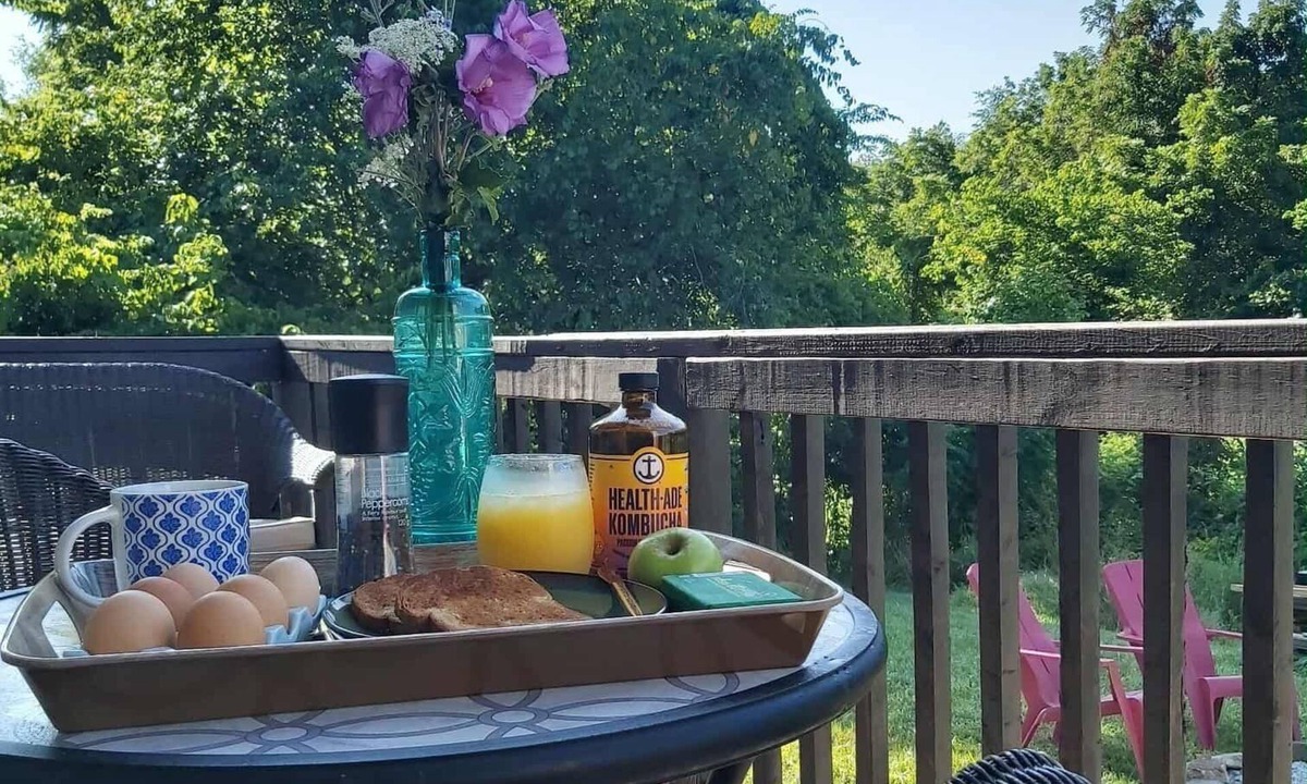 Harrison House | Cozy 2-bedroom Guesthome in Harrison with AC, bathtub and firepit