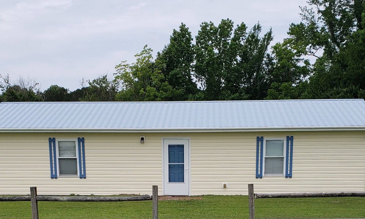 Engelhard House | Cozy 2 bedroom home for hunting or fishing in Hyde County, North Carolina