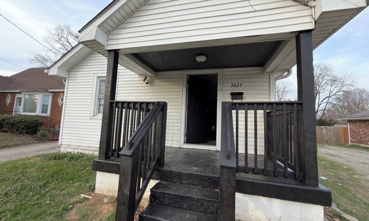 Bridgeport House | Cozy 2-bedroom house in charming Louisville with AC