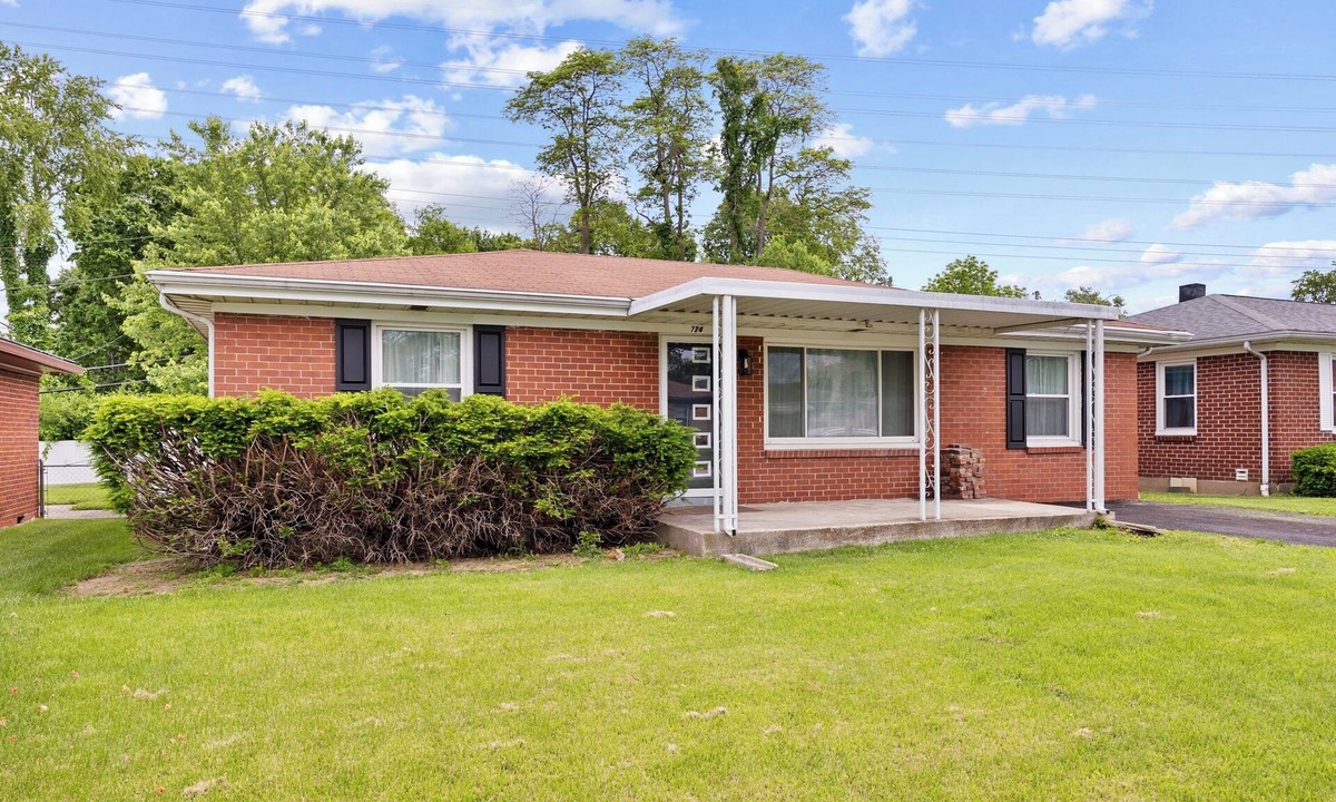 Jeffersonville House | Cozy 3BR Getaway Pets OK + Fenced Yard