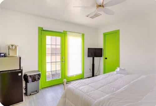 Yukon House | Cozy and comfortable private room and bathroom