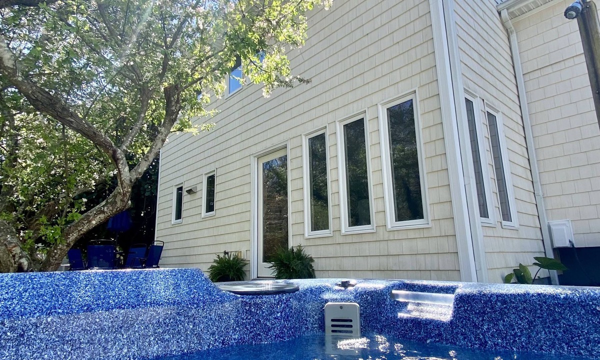 Morehead City House | Cozy Beaufort Home with Hot Tub and Boat Driveway