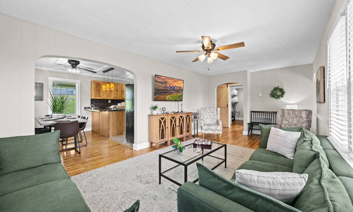 Waddy House | Cozy Bourbon Trail Stay | Jacuzzi Tub & Best Views
