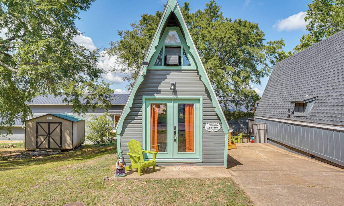 Lampe Cabin | Cozy Cabin w/Deck & Boat Launch Access in Lampe!