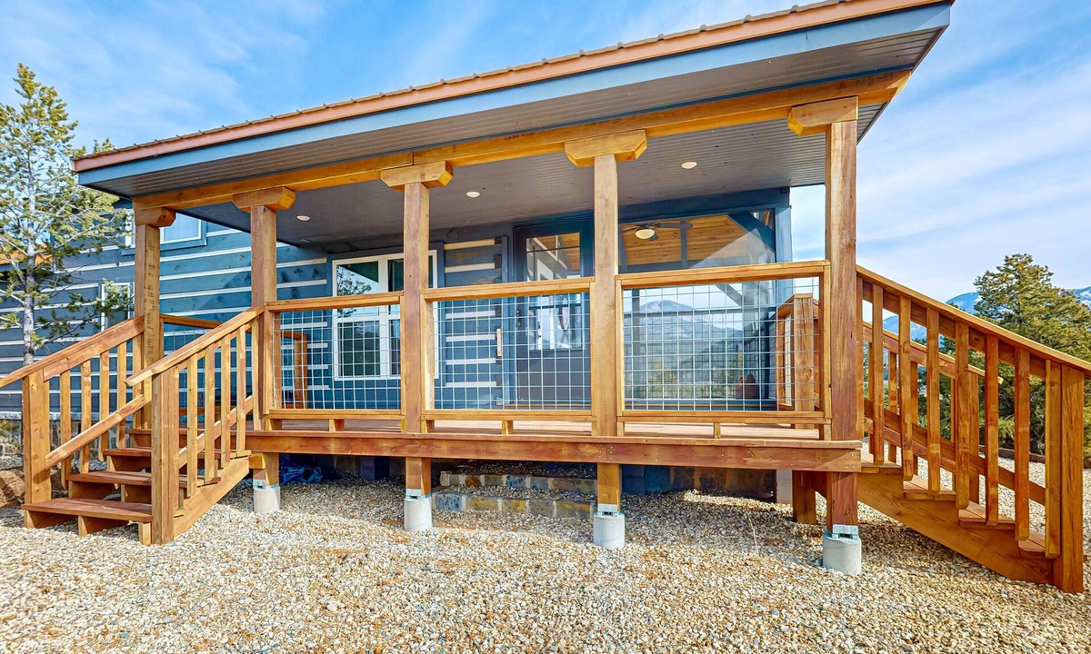 Valdez Cabin | Cozy cabin with incredible mountain & mesa views, WIFI, privacy & seclusion